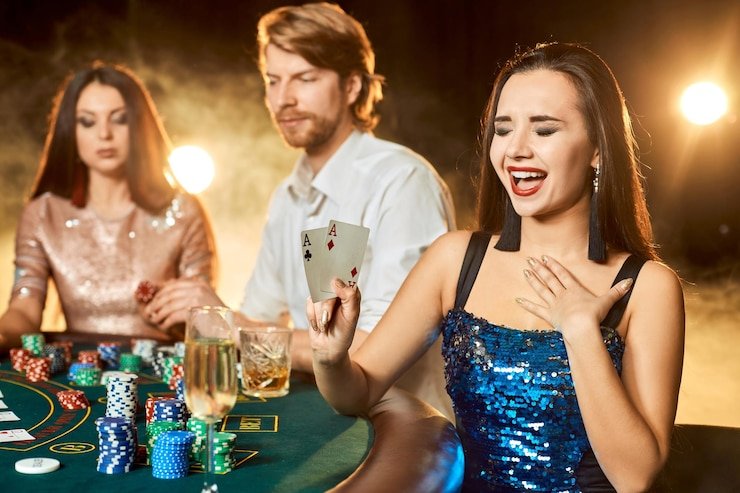 Koleksi permainan sepak bola dan kasino langsung di bet303